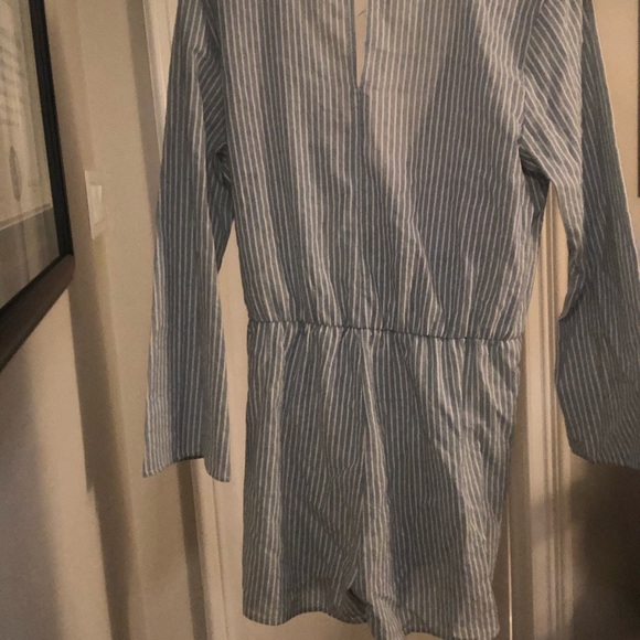 LINEN LIGHT BLUE STRIPED ROMPER - Picture 2 of 4
